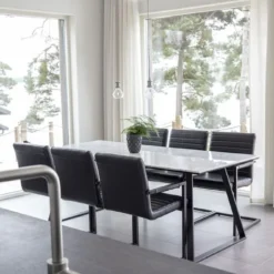 Skånska Möbelhuset Kvarnbacken Matbord 200 Cm - Svart/vit Marmor -Stolar affär 1980c40dfd536592a873874dbb082aeb13