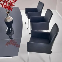 Skånska Möbelhuset Leslie Utdragbart Ovalt Matbord 160-250 Cm - Vit/svart -Stolar affär 3b09fdbf2a6f651cdc80fe3bca060398a4