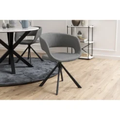 Skånska Möbelhuset Grace Karmstol - Ljusgrå -Stolar affär 426d6e912929ad1e37db79bfd53e043e43