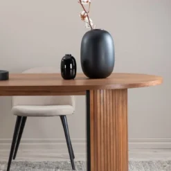 Skånska Möbelhuset Bianca Ovalt Matbord 200x90 Cm - Valnöt -Stolar affär 6507106577bb407ef887a8b5dcab5d05c6