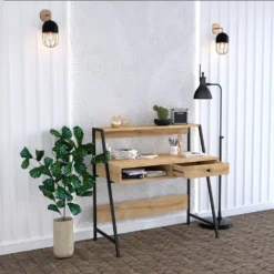 Skånska Möbelhuset Quiz Skrivbord 100x50 Cm - Ek -Stolar affär aaa5ce395416cd0f1b9528d48b4448a85a