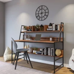 Skånska Möbelhuset Ceren Skrivbord 140 X 60 Cm - Valnöt -Stolar affär cf8bc7a4472f31ee51baf0b475e1e9996e