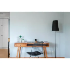 Skånska Möbelhuset Bell Skrivbord 110x59 Cm - Valnöt -Stolar affär e4c841082daa152afa914c667870899714